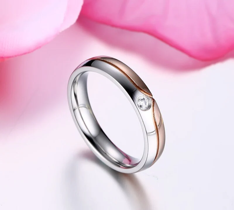 Aliança Prateada com Rebordo Preto (6mm) ou Rebordo Dourado Rosa (4mm) em Aço - REF00011 - Image 4